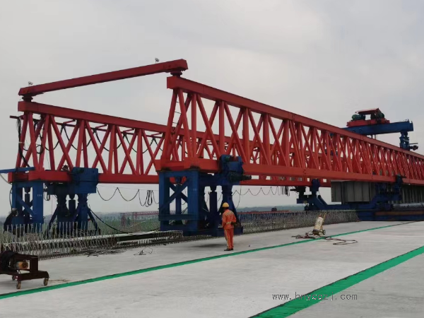 如何選擇**適合自己的架橋機？