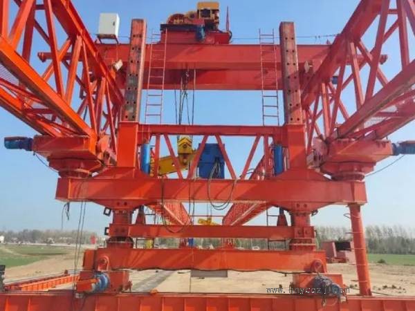 50米架橋機(jī)在施工過程中可能遇到的問題及解決方法？