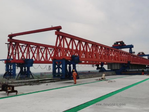 如何確定購買50噸以上架橋機的預算和資金安排？